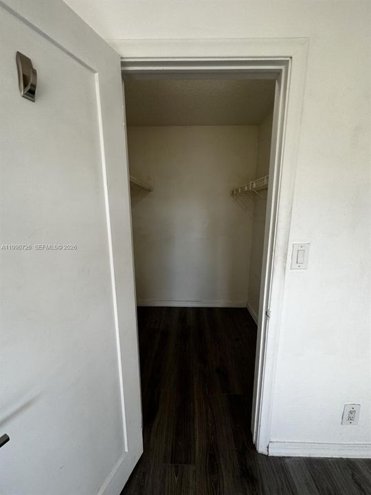 На продажу: $221,000 (1 спален, 1 ванн, 699 Квадратных фут)