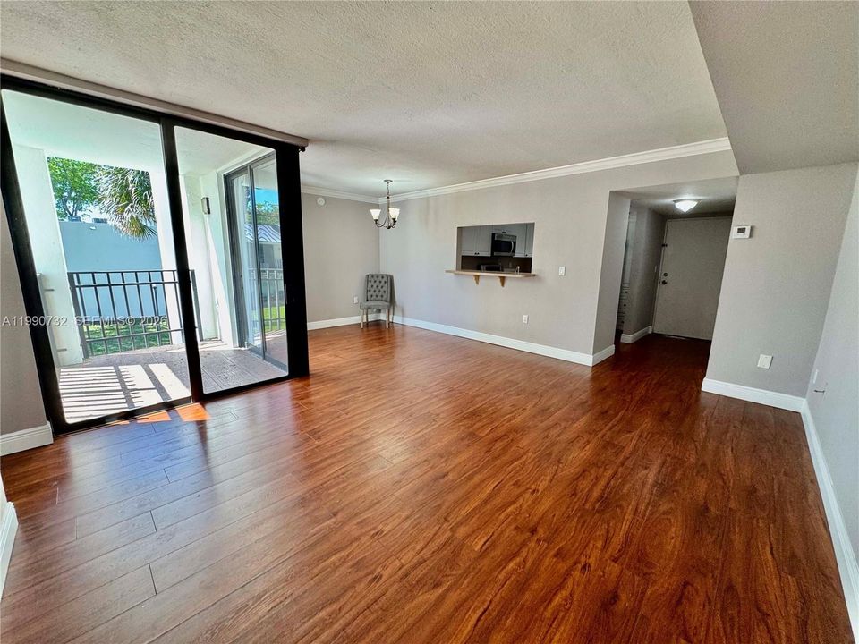 На продажу: $275,000 (2 спален, 2 ванн, 982 Квадратных фут)