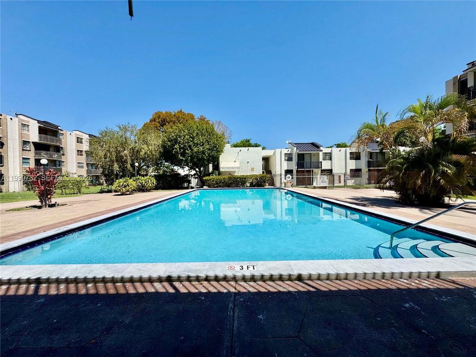 На продажу: $275,000 (2 спален, 2 ванн, 982 Квадратных фут)