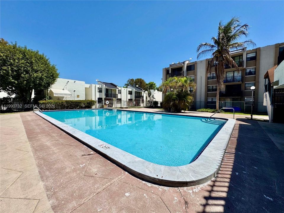 На продажу: $275,000 (2 спален, 2 ванн, 982 Квадратных фут)