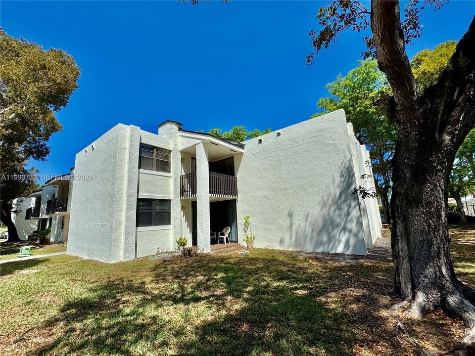 На продажу: $275,000 (2 спален, 2 ванн, 982 Квадратных фут)