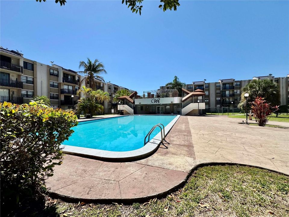 На продажу: $275,000 (2 спален, 2 ванн, 982 Квадратных фут)