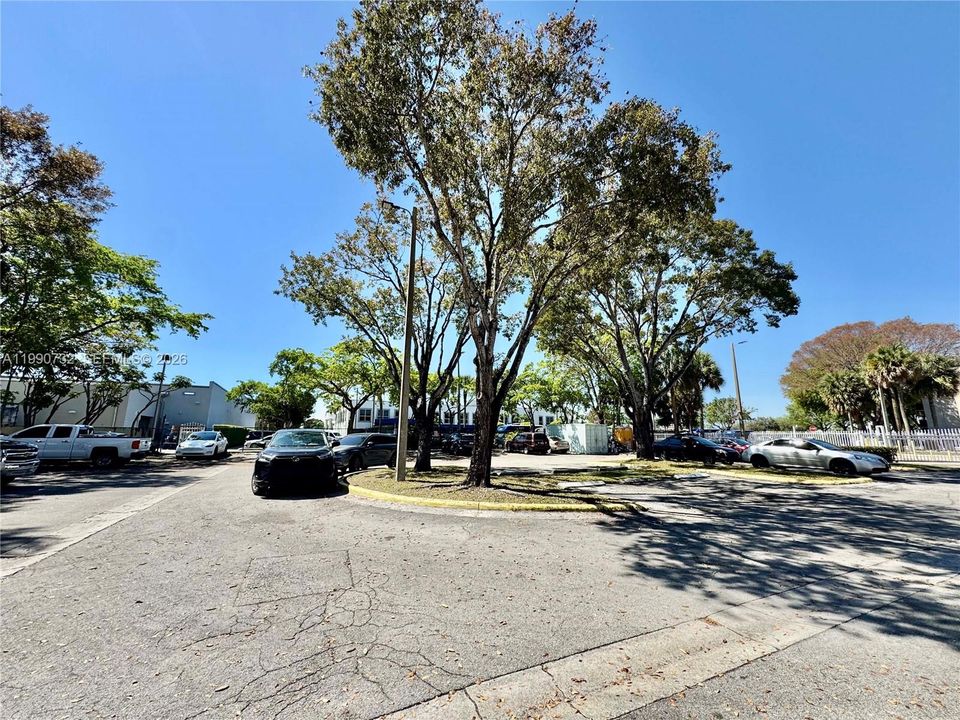 На продажу: $275,000 (2 спален, 2 ванн, 982 Квадратных фут)