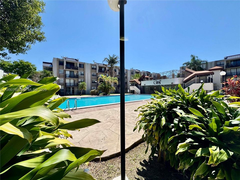 На продажу: $275,000 (2 спален, 2 ванн, 982 Квадратных фут)