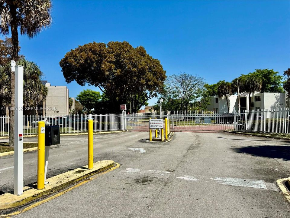 На продажу: $275,000 (2 спален, 2 ванн, 982 Квадратных фут)