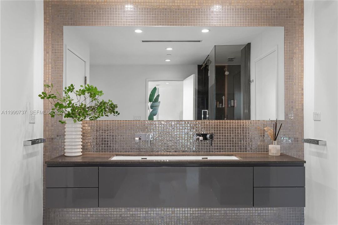 На продажу: $8,699,000 (4 спален, 3 ванн, 4510 Квадратных фут)