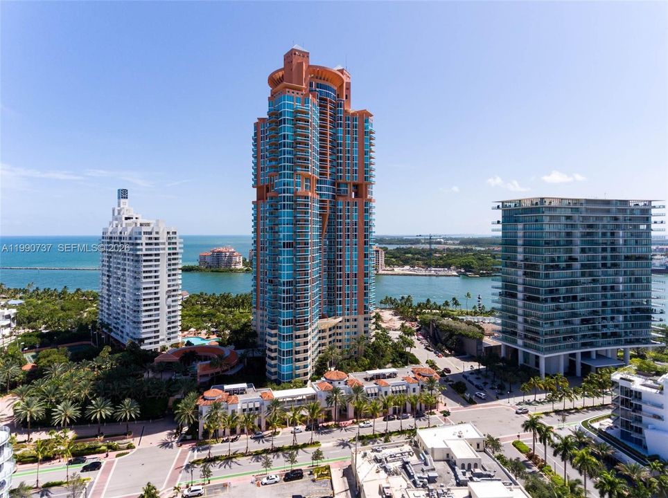 На продажу: $7,995,000 (4 спален, 3 ванн, 4723 Квадратных фут)