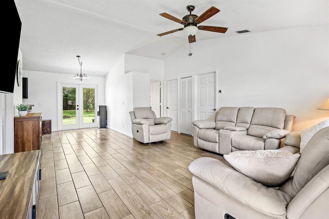 010-1751760thLaneNorth-TheAcreage-FL-334