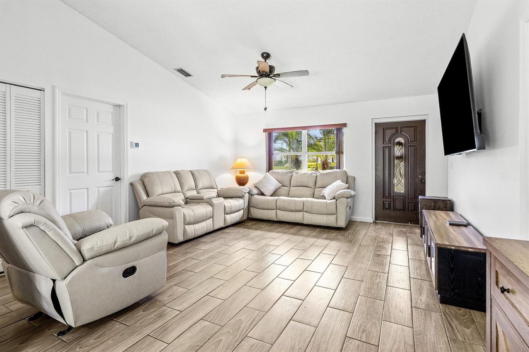 006-1751760thLaneNorth-TheAcreage-FL-334