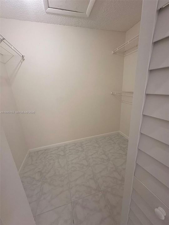 待售: $324,900 (2 贝兹, 2 浴室, 952 平方英尺)