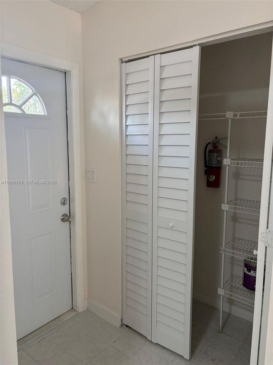 待售: $324,900 (2 贝兹, 2 浴室, 952 平方英尺)