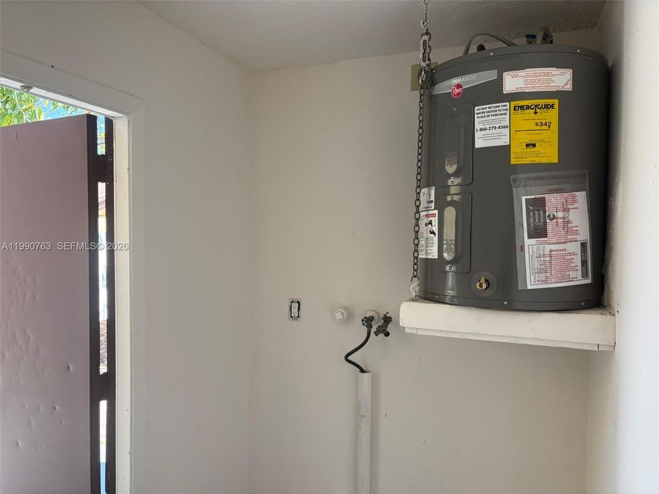 待售: $324,900 (2 贝兹, 2 浴室, 952 平方英尺)