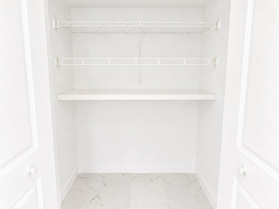 01_empty_storage_closet