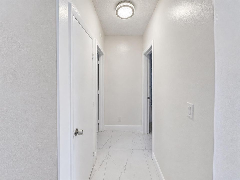 04_hallway
