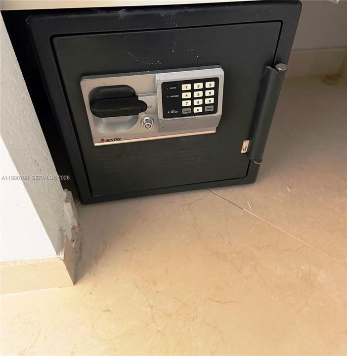 В аренду: $10,000 (3 спален, 2 ванн, 2450 Квадратных фут)