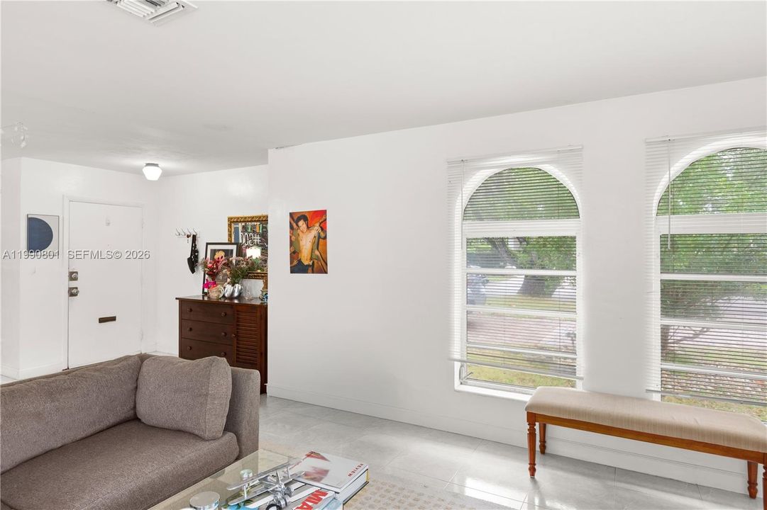 合同活跃: $1,698,000 (0 贝兹, 0 浴室, 3250 平方英尺)