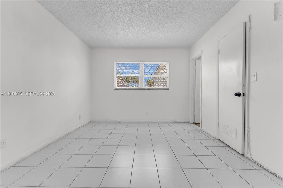 For Sale: $175,000 (2 beds, 2 baths, 855 Square Feet)