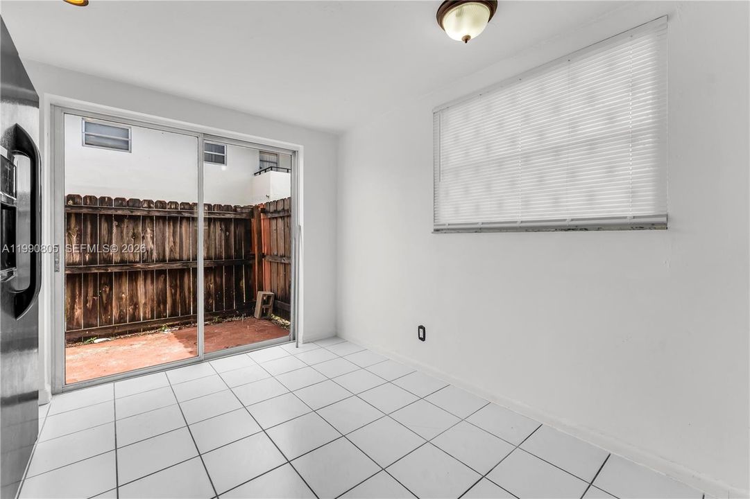 For Sale: $175,000 (2 beds, 2 baths, 855 Square Feet)