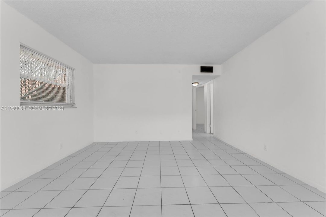For Sale: $175,000 (2 beds, 2 baths, 855 Square Feet)