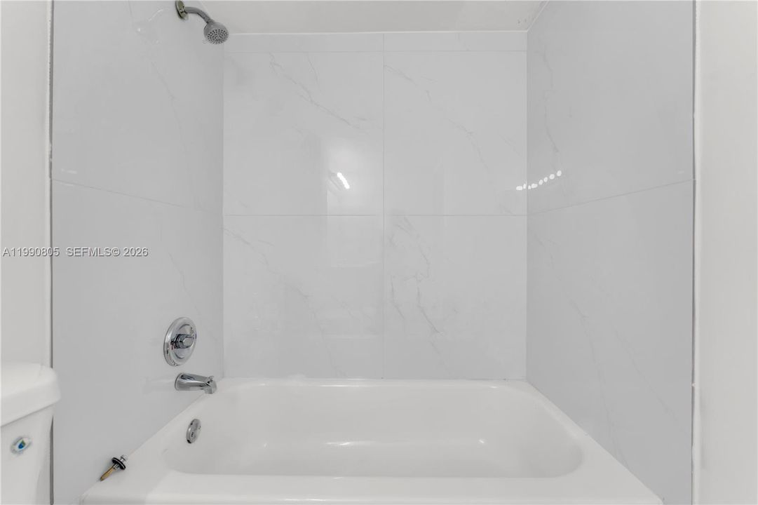 For Sale: $175,000 (2 beds, 2 baths, 855 Square Feet)