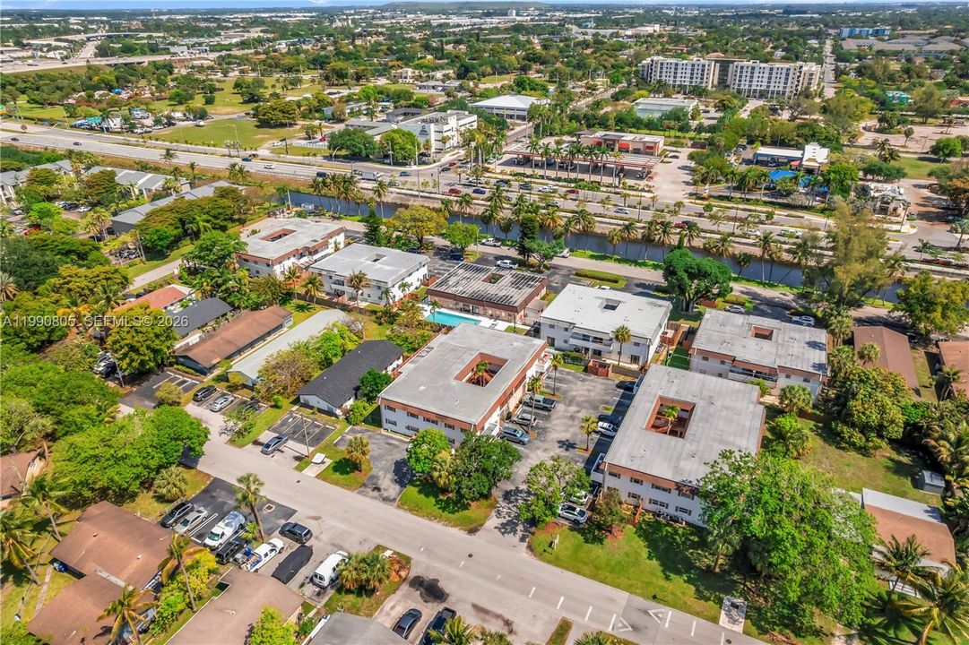 For Sale: $175,000 (2 beds, 2 baths, 855 Square Feet)