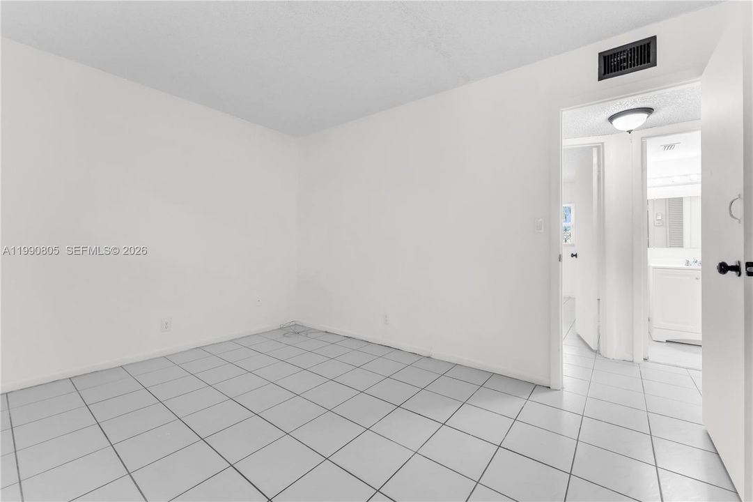 For Sale: $175,000 (2 beds, 2 baths, 855 Square Feet)
