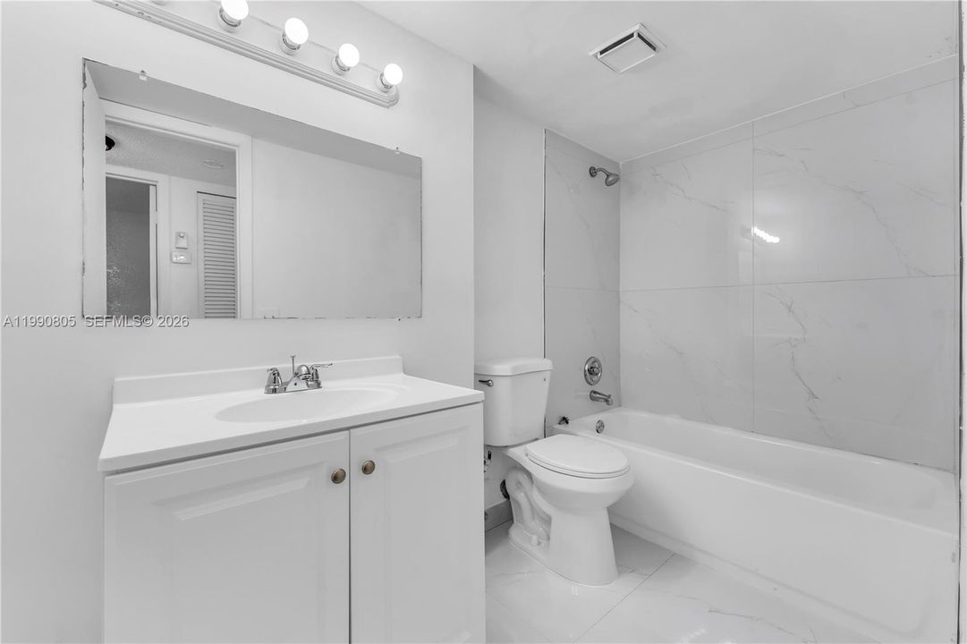 For Sale: $175,000 (2 beds, 2 baths, 855 Square Feet)