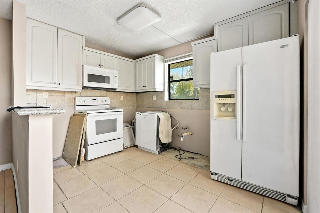 07 Kitchen 01