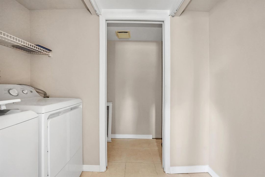 17 Laundry room 02