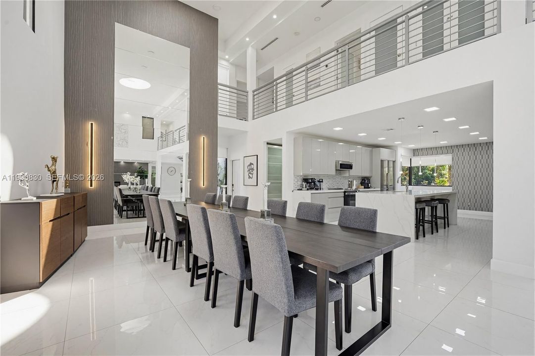 For Sale: $5,855,000 (6 beds, 5 baths, 6128 Square Feet)