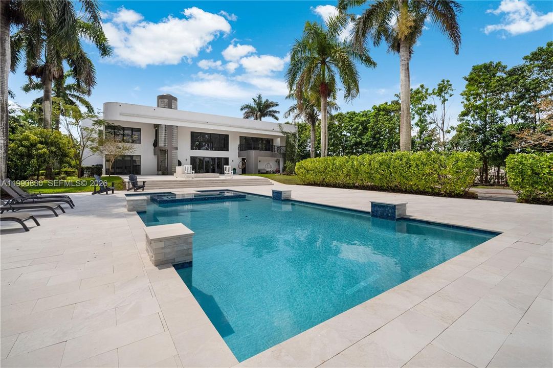 For Sale: $5,855,000 (6 beds, 5 baths, 6128 Square Feet)
