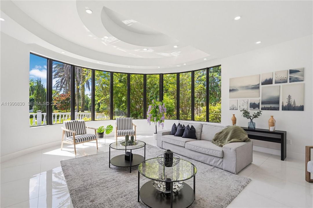 For Sale: $5,855,000 (6 beds, 5 baths, 6128 Square Feet)