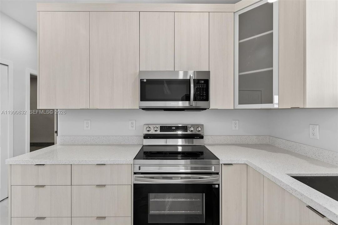На продажу: $264,900 (3 спален, 2 ванн, 1144 Квадратных фут)