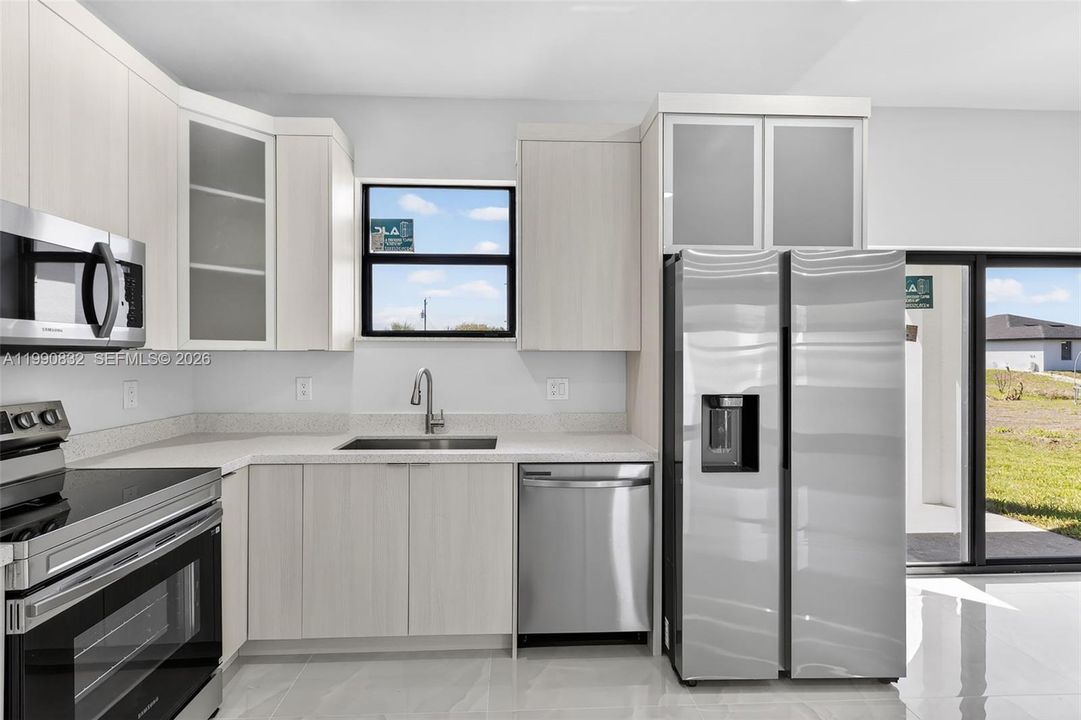 На продажу: $264,900 (3 спален, 2 ванн, 1144 Квадратных фут)