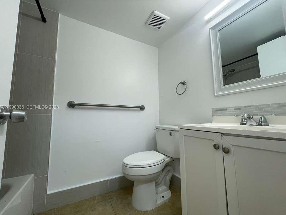 En Renta: $2,100 (2 camas, 2 baños, 820 Pies cuadrados)