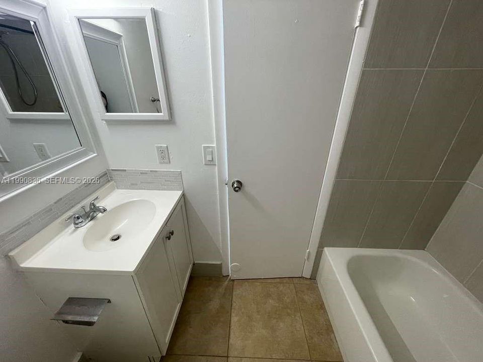 En Renta: $2,100 (2 camas, 2 baños, 820 Pies cuadrados)