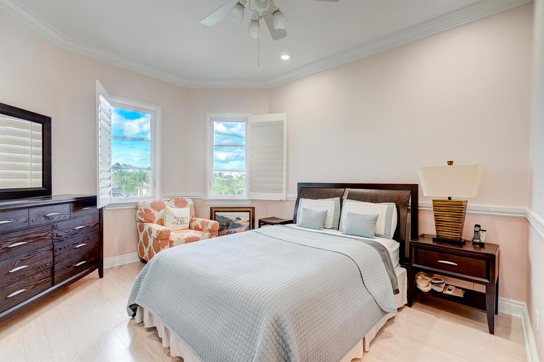 2775LakeDr-63