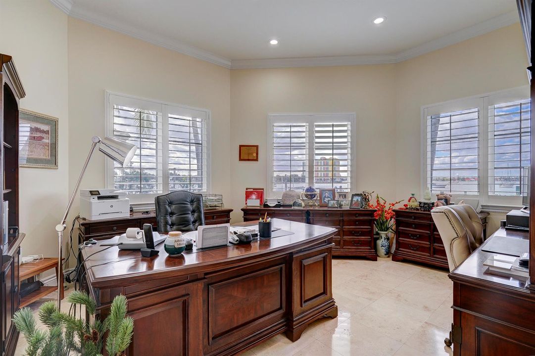 2775LakeDr-23