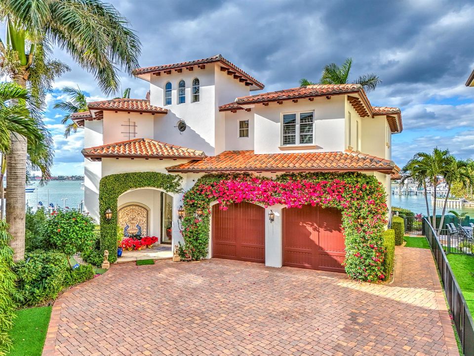 2775LakeDr-89