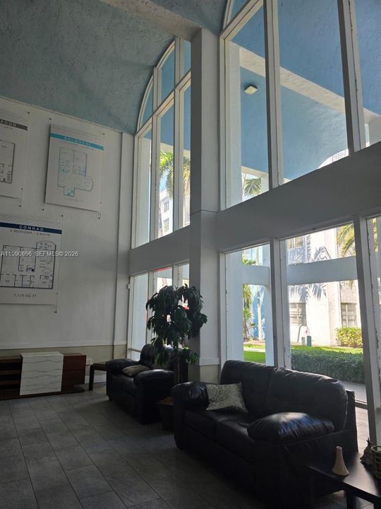 For Sale: $169,000 (2 beds, 2 baths, 1175 Square Feet)