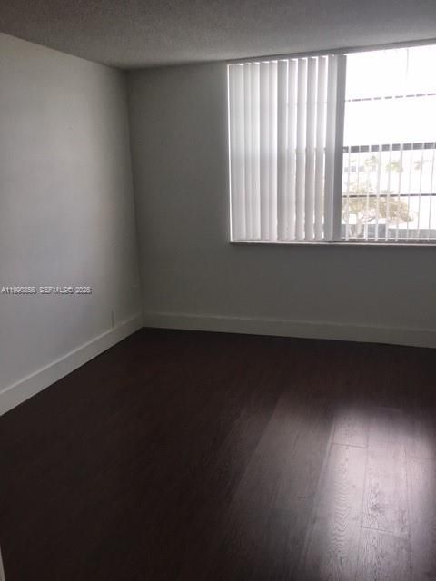 For Sale: $169,000 (2 beds, 2 baths, 1175 Square Feet)