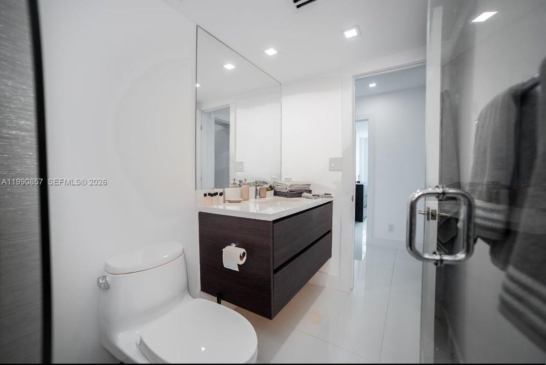 For Sale: $2,100,000 (3 beds, 3 baths, 2120 Square Feet)