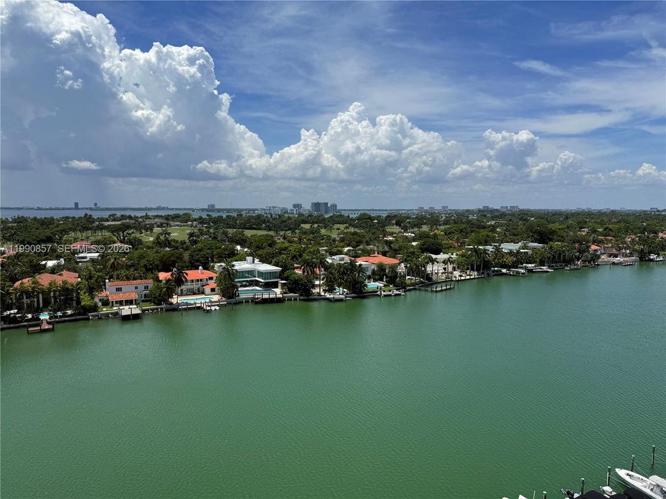 For Sale: $2,100,000 (3 beds, 3 baths, 2120 Square Feet)