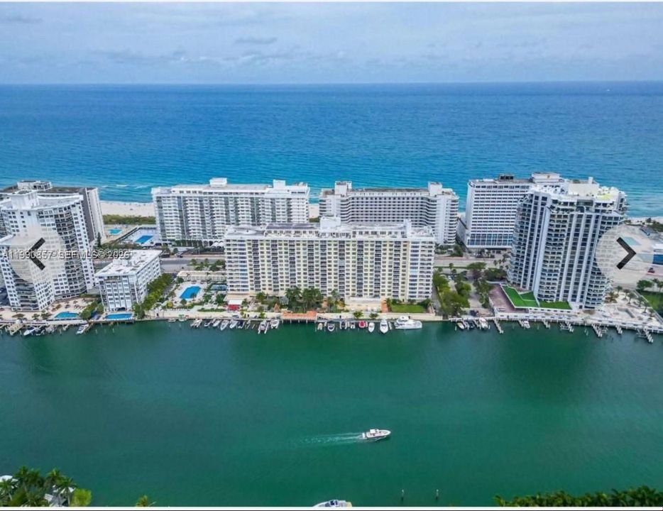 For Sale: $2,100,000 (3 beds, 3 baths, 2120 Square Feet)
