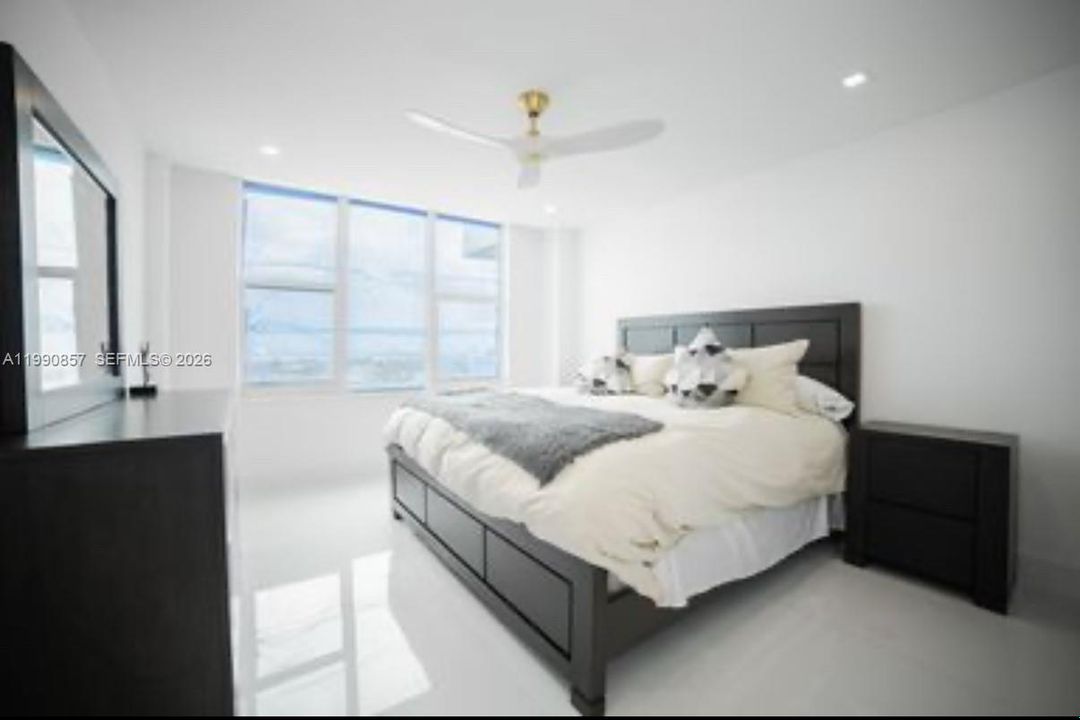 For Sale: $2,100,000 (3 beds, 3 baths, 2120 Square Feet)