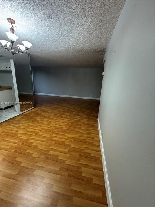 For Sale: $290,000 (2 beds, 2 baths, 1031 Square Feet)