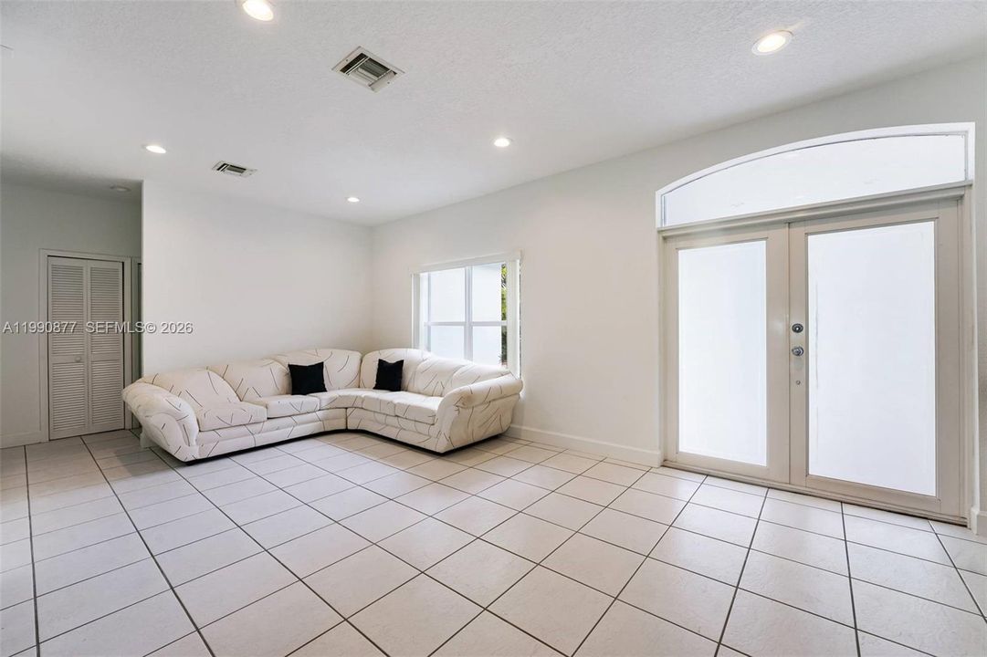 For Sale: $1,500,000 (5 beds, 2 baths, 3062 Square Feet)