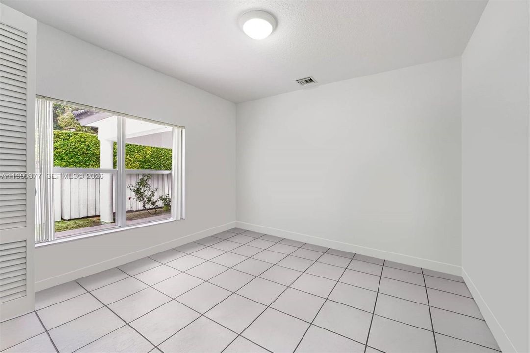 For Sale: $1,500,000 (5 beds, 2 baths, 3062 Square Feet)