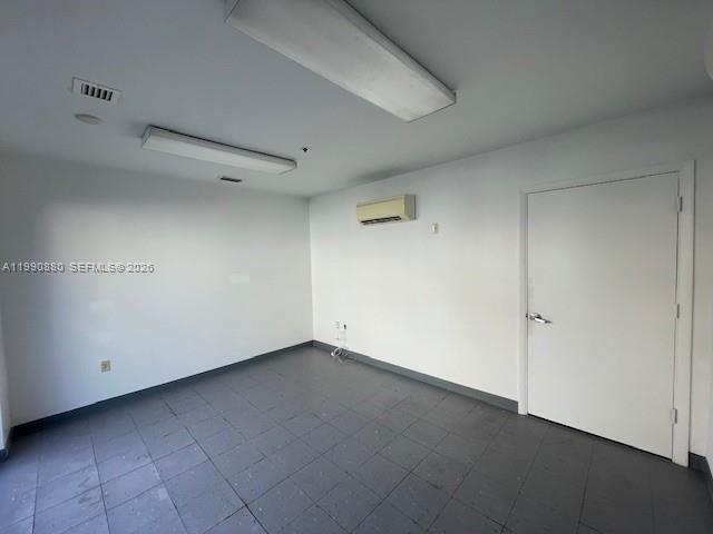 В аренду: $4,250 (0 спален, 0 ванн, 0 Квадратных фут)