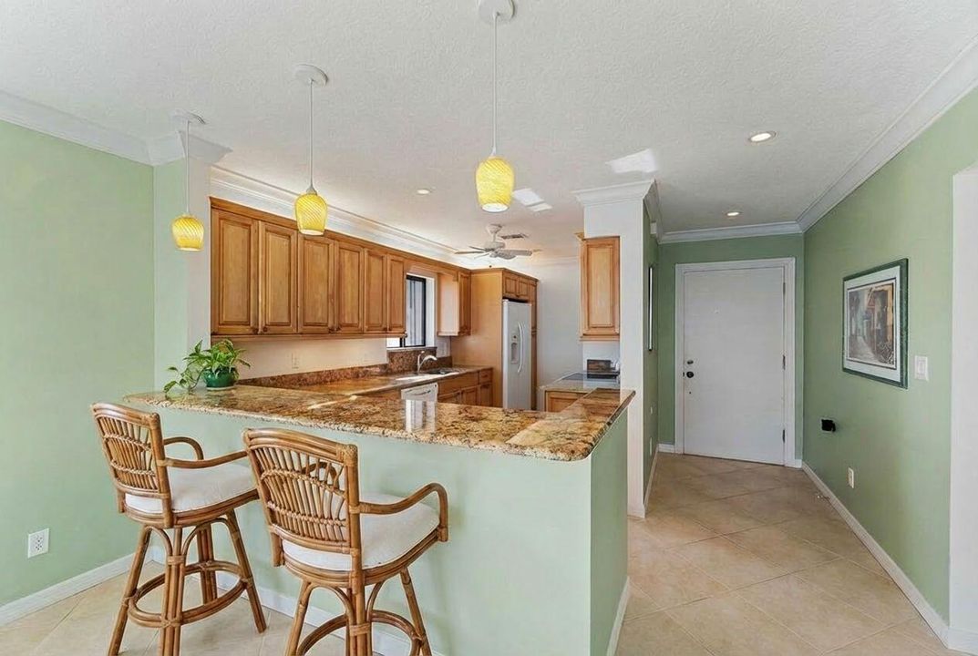 Kitchen bar